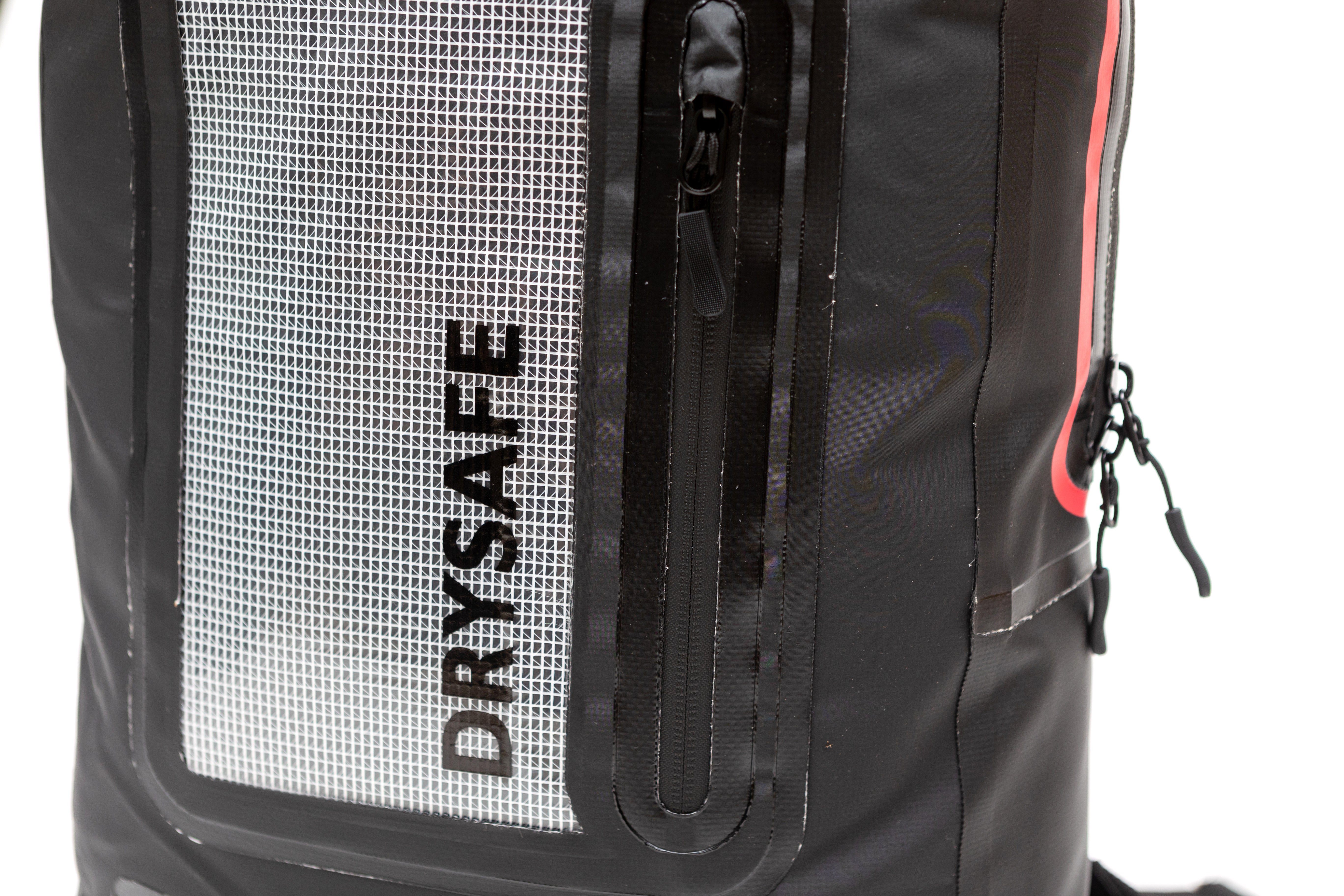 Mochila Outdoor PUKEM 20 Lts c/porta notebook DRYSAFE Negro Matte