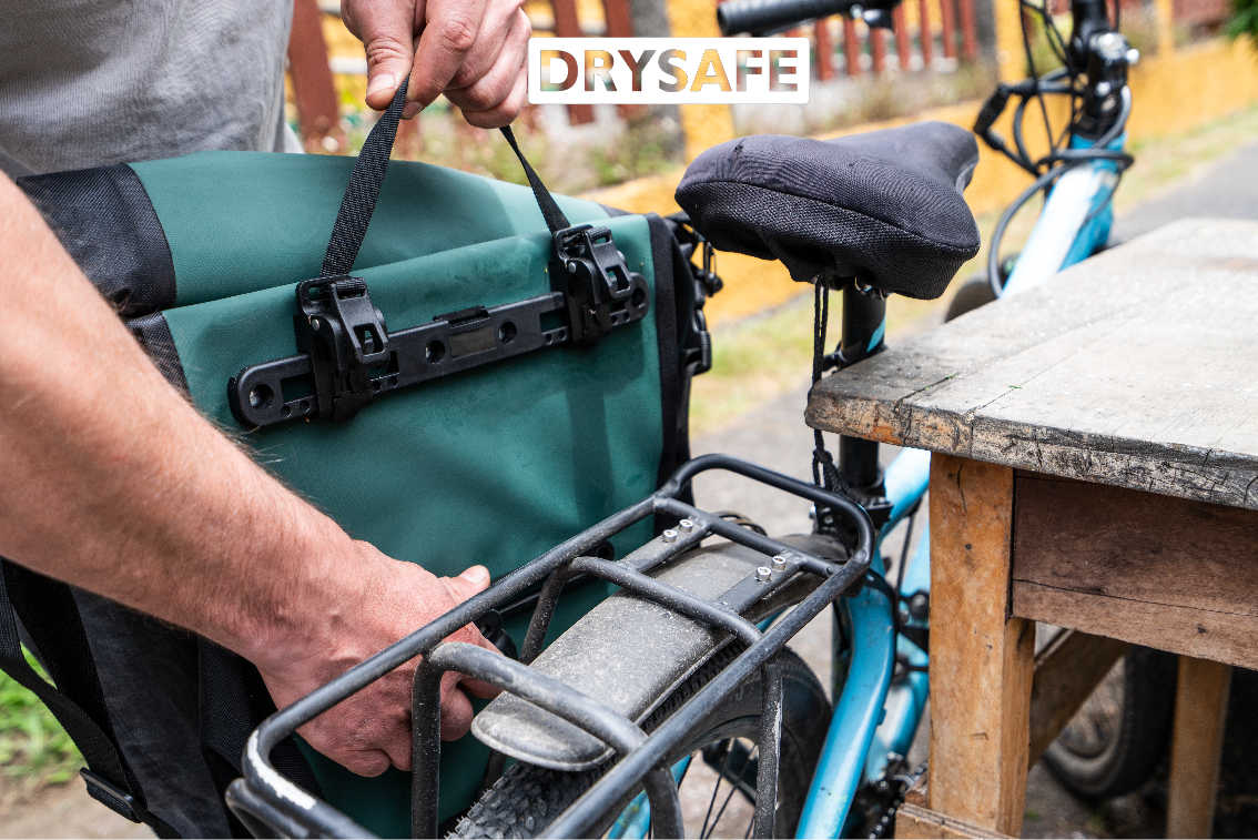 Alforja Bicicleta Outdoor 25 Lts Impermeable DRYSAFE Verde Petróleo