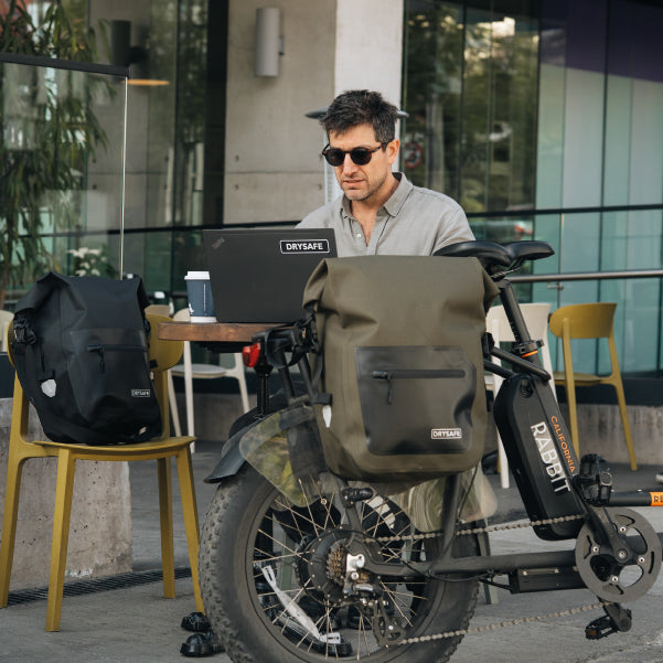 Alforja Bicicleta Outdoor 25 Lts Impermeable DRYSAFE Verde Oliva