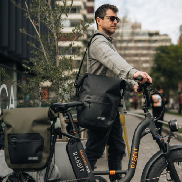 Alforja Bicicleta Outdoor 25 Lts Impermeable DRYSAFE Negra